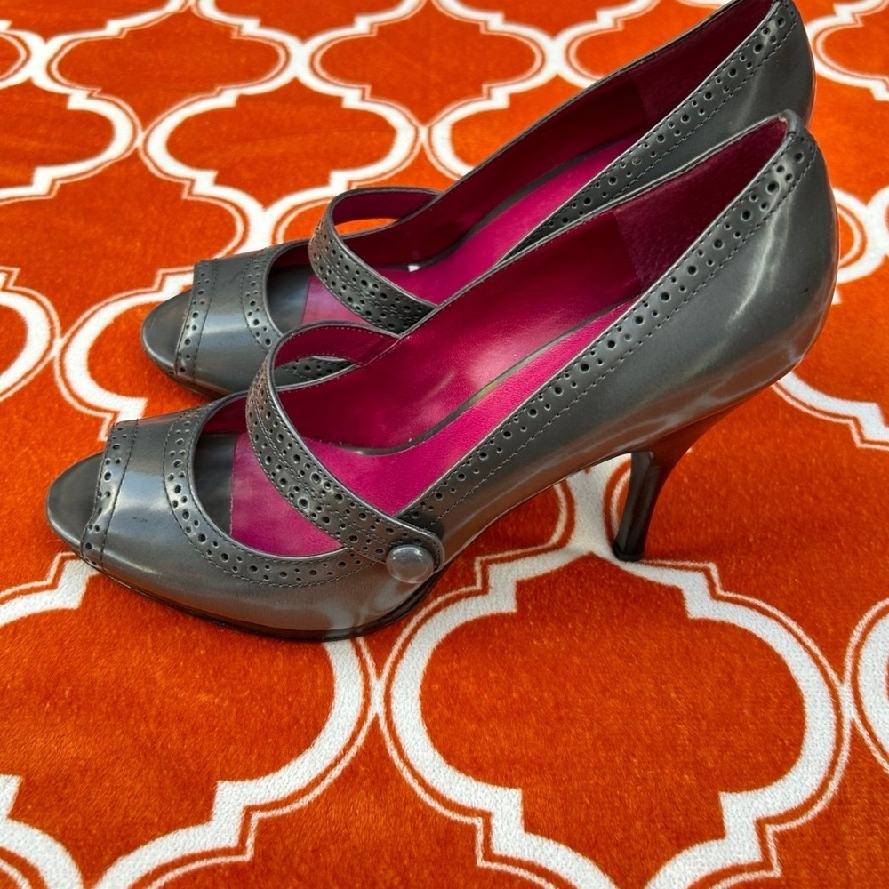 NEW Banana Republic Shoes Charcoal Gray Peep-Toe Pin Up High Heels 8.5